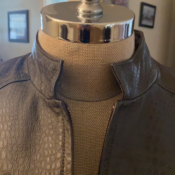 NWOT Valerie Stevens 100% genuine leather zippered moto jacket w/ great pockets. - Picture 4 of 13